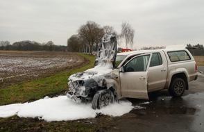 Kreisfeuerwehr Rotenburg (Wümme): FW-ROW: Brennt PKW auf K202