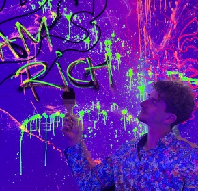 mydays monthly: Story behind Vol. 2 &ndash; Action Neon Painting