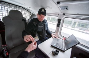 Bundespolizeidirektion München: Bundespolizeidirektion München: Unerlaubt Eingereister leistet Widerstand und versucht Geld zu verschlucken/ Bundespolizei schiebt Italiener zurück
