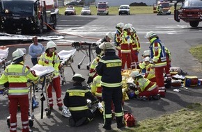 Feuerwehr Dortmund: FW-DO: 13.03.2017 Flugunfallübung "Phönix"
Flughafenfeuerwehr probt den Ernstfall