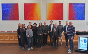 Polizei Wuppertal: POL-W: W/SG/RS Neuer Polizeibeirat konstituiert sich im Pr&auml;sidium