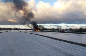 Polizeidirektion Landau: POL-PDLD: Kuhardt - Brand einer Holzhütte