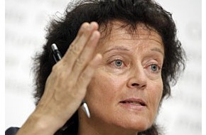 SWI swissinfo.ch: Media Service: Bundesrätin Widmer-Schlumpf: "Wir sind auf die Ausländer angewiesen" (swissinfo)