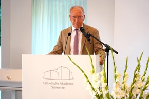 Festakt zum Abschied für Prälat Dr. Peter Klasvogt in der Katholischen Akademie Schwerte - Direktor der Katholischen Akademie Schwerte und der Kommende Dortmund wechselt nach Rom