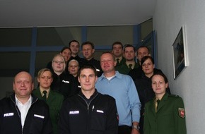 Polizeiinspektion Hameln-Pyrmont/Holzminden: POL-HM: Begrüßung von neuen Polizeibeamten