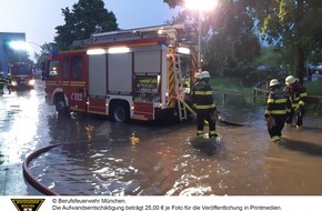 Feuerwehr München: FW-M: Starkregen setzt Straße unter Wasser (Allach-Untermenzing)