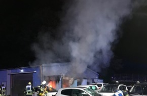 Feuerwehr Bochum: FW-BO: Feuer im Industriegebiet in Bochum-Gerthe