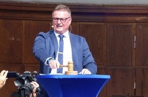 Hauptzollamt Gie&szlig;en: HZA-GI: Gie&szlig;ener Zoll versteigert Pfandsachen auf dem Hessentag