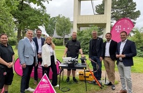 Deutsche Telekom AG: Goslar: Spatenstich f&uuml;r Glasfaserausbau im Ortsteil J&uuml;rgenohl