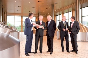 Krombacher Brauerei GmbH & Co.: Ein Leben für die Krombacher Brauerei / 60-jähriges Betriebsjubiläum von Dr. h.c. Friedrich Schadeberg (BILD)