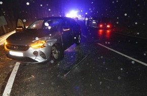 Kreispolizeibehörde Oberbergischer Kreis: POL-GM: Unfall auf spiegelglatter Straße in Nümbrecht
