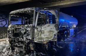 Feuerwehr Dresden: FW Dresden: LKW-Brand auf der BAB 17