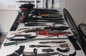 Bundespolizeidirektion Sankt Augustin: BPOL NRW: Bundespolizei findet Drogen und Schreckschusswaffen bei Wohnungsdurchsuchung