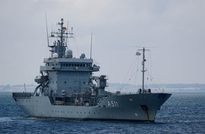 Presse- und Informationszentrum Marine: Nach humanitärer Hilfe während NATO-Einsatz - Tender "Elbe" zurück in Kiel