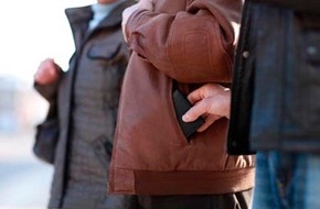 Polizei Düsseldorf: POL-D: Veranstaltungshinweis   Vorsicht Taschendiebe!  - Polizei informiert vor Ort - Infostände in der Altstadt und auf der Schadowstraße