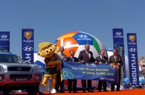 Hyundai Motor Europe GmbH: La passion du football - Hyundai fait vibrer le monde du football en accueillant les meilleures équipes amateurs mondiales au Portugal