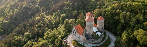 Thüringer Tourismus GmbH: PM der TTG 38-2025 Übernachten und genießen in Thüringens Nationalen Naturlandschaften
