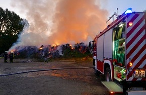 Feuerwehr Bochum: FW-BO: Brennende Grünabfälle in Bochum Langendreer - Rauchwolke zieht über die südlichen Bochumer Stadtteile - 1. Meldung
