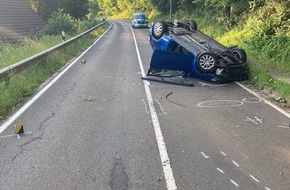 Polizei Aachen: POL-AC: Alleinunfall auf der Venwegener Straße - Auto überschlägt sich