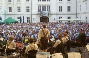 Innsbruck Tourismus: Innsbrucker Promenadenkonzerte 2014: 20 Jahre Unterhaltung für laue Sommernächte (2. bis 27. Juli 2014) - BILD