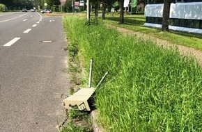 Polizei Mettmann: POL-ME: Radfahrer trat Radarmessgerät um und beschädigte zivilen Streifenwagen - Ratingen - 2106054