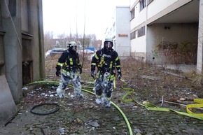 FW-DT: Kellerbrand im &quot;Temde&quot;-Gebäude