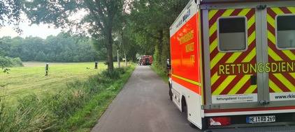 Kreisfeuerwehrverband Rendsburg-Eckernförde: FW-RD: 60 Feuerwehrleute löschten Feuer auf Getreidefeld Im Bovenauer Ortsgebiet Neuland, kam es am Montagabend (12.07.2021) zu einem Feuer im auf einem Getreidefeld.