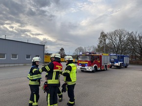 FW-AUR: Feuerwehren und THW gemeinsam bei &Uuml;bung gefordert