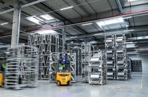 DHL Group: PM: DHL Supply Chain setzt Zusammenarbeit mit Volkswagen Slowakei fort / PR: DHL Supply Chain continues its partnership with Volkswagen Slovakia