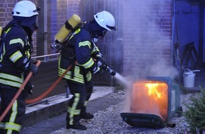 Freiwillige Feuerwehr Bedburg-Hau: FW-KLE: Brand in Garage und Wasserschaden durch Regenfälle