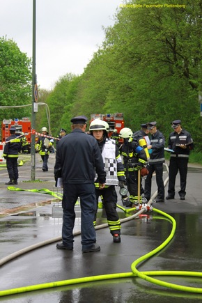 FW-PL: Plettenberger Feuerwehr nahm am Kreisleistungsnachweis teil. Ehrungen für besondere Teilnahme der Brandschützer