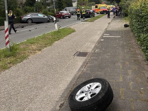 FW-AUR: Hilfeleistung nach Verkehrsunfall