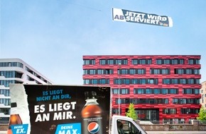 PepsiCo Deutschland GmbH: Jetzt wird abserviert: PepsiCo schickt klare Botschaft per Himmelsschreiber an die Konkurrenz in Berlin