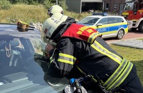 Freiwillige Feuerwehr Aurich: FW-AUR: Kleinkind aus Fahrzeug befreit