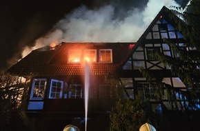 Freiwillige Feuerwehr Lügde: FW Lügde: Großfeuer in der Nähe des Lügder Gerätehauses - 2 Menschen gerettet