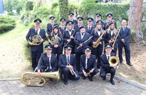 Hauptzollamt Lörrach: HZA-LÖ: Benefizkonzert der Zollkapelle Freiburg am 21. März 2025 im Tuniberghaus Freiburg-Tiengen Musizieren zu Gunsten des Vereins "Jung & Krebs e.V.--eingetragener Verein", Freiburg