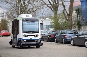 Polizei Mettmann: POL-ME: Autonomen Bus genötigt: Polizei sucht Quad-Fahrer - Monheim am Rhein - 2003078