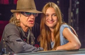 ZDF: "ZDFzeit: Wahnsinn '89. Wie die Mauer fiel" / Dokumentation mit Udo Lindenberg, Josephin Busch und vielen Zeitzeugen (FOTO)