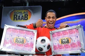 ProSieben: Multimillionär! Ex-St.-Pauli-Kicker Olufemi gewinnt 2,5 Millionen, Stefan Raab mit 28,9 Prozent MA den ganzen Samstag