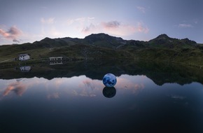 Tourismusverband Obertauern: Kopfüber in den Bergsee: Vollmondschwimmen am 20. Juli 2024 in Obertauern