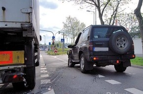 Polizeipräsidium Westpfalz: POL-PPWP: Kaiserslautern: Von Sonne geblendet - Unfall gebaut