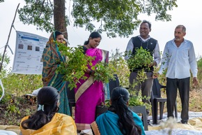 &Uuml;ber 40.000 Kleinb&auml;uer*innen in Indien und Tansania bauen Baumwolle gem&auml;&szlig; Regenerative Cotton Standard (RCS) an