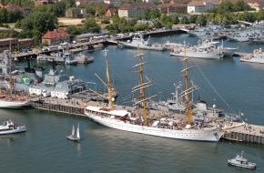 Presse- und Informationszentrum Marine: Deutsche Marine - Pressemeldung/ Pressetermine: Kieler Woche: 3.000 Marinesoldaten aus elf Ländern zu Gast