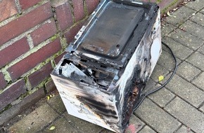 Feuerwehr Remscheid: FW-RS: K&uuml;chenbrand in Mehrfamilienhaus in der Edelhoffstra&szlig;e