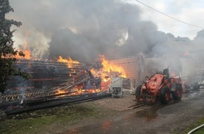 Kreisfeuerwehrverband Landkreis Leipzig: FW LK Leipzig: Brand einer Werkstatt mit Unterstand