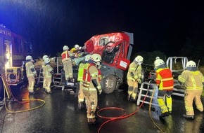 Freiwillige Feuerwehr Lehrte: FW Lehrte: Fahrer nach LKW-Unfall verstorben
