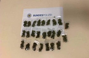 Bundespolizeidirektion Sankt Augustin: BPOL NRW: 26-Jähriger verkaufte vermutlich aus einem Versteck heraus Marihuana - Beschlagnahme durch Bundespolizei