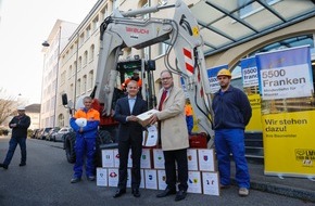 SBV Schweiz. Baumeisterverband: La Società Svizzera degli Impresari-Costruttori consegna 26'000 firme di lavoratori edili per prorogare il CNM