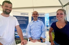 Fritzmeier Umwelttechnik GmbH & Co. KG | ISARIA: Future for Farming auf den DLG-Feldtagen: Junglandwirtin Carina Dünchem und Ackerbauer Phillip Krainbring ebnen mit ISARIA Digital Farming den Weg für eine moderne & nachhaltige Landwirtschaft