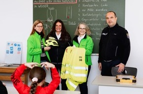 Polizeipräsidium Nordhessen - Kassel: POL-KS: Verkehrswacht Kassel übergibt Helme und Startnummern an Verkehrserzieher der Kasseler Polizei
